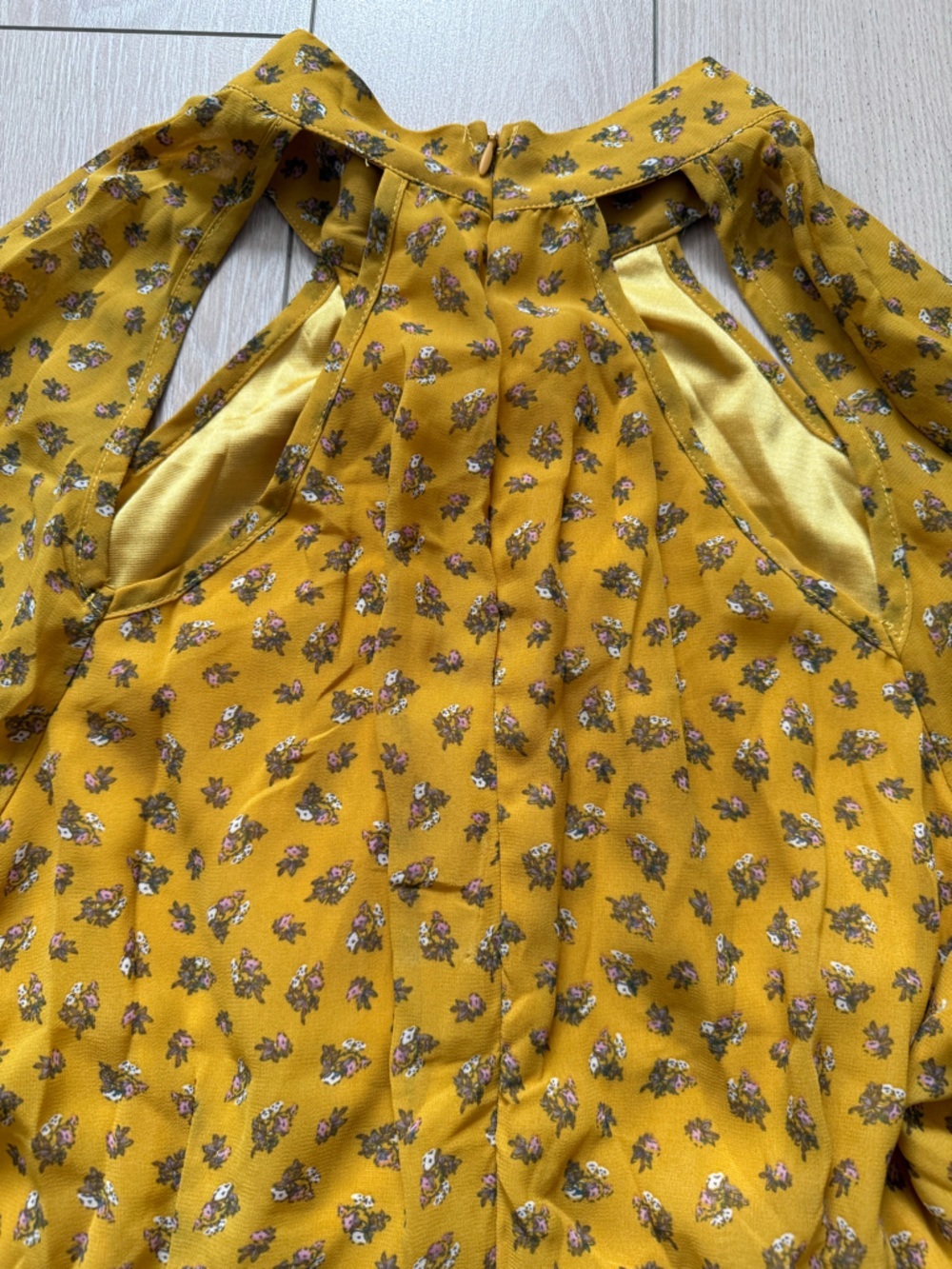 Cupshe Sunshine Floral Cutout Dress in Mustard Yellow Women’s Size Large - Picture 9 of 14